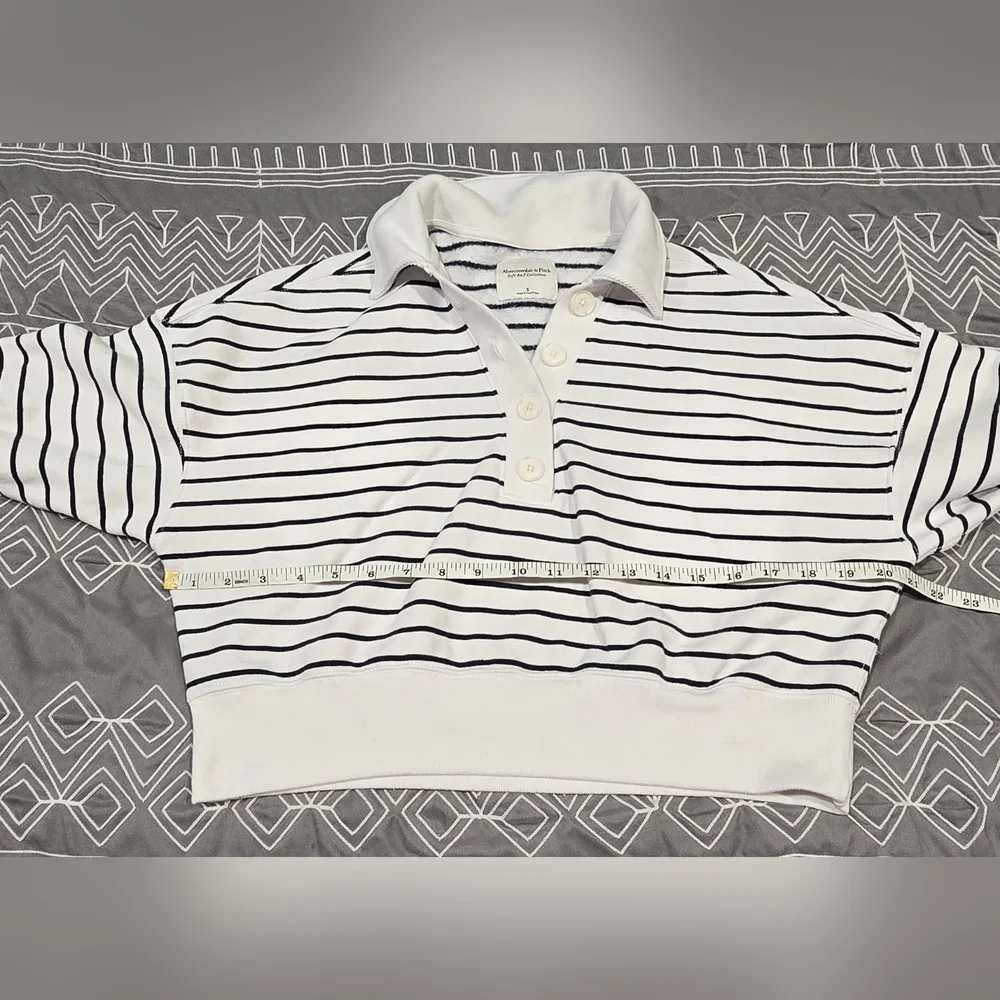 Abercrombie Soft A&F Collection Cropped Striped Sweatshirt Size Small - Picture 4 of 5